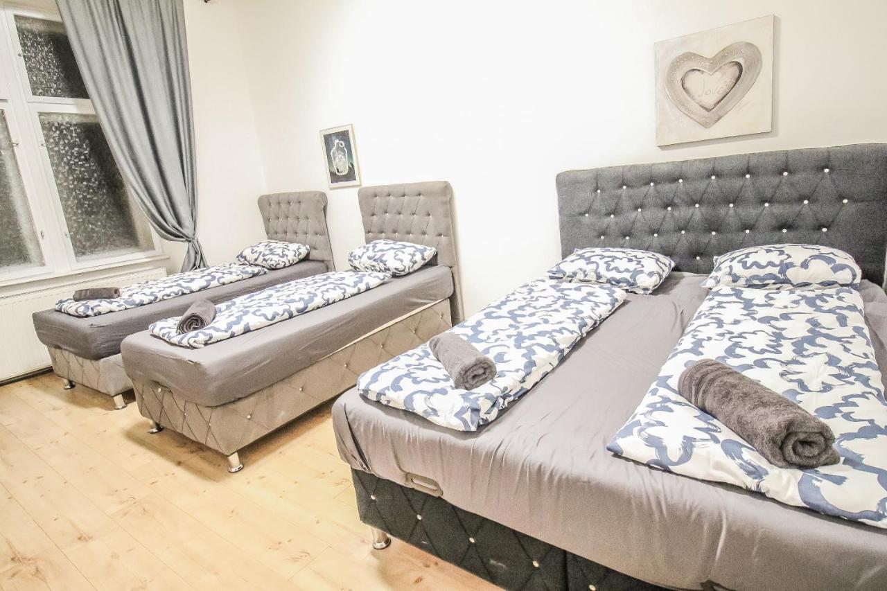 Comfort Quad Room Hn Vienna Exterior photo