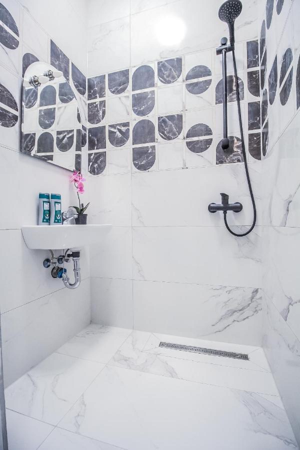 Comfort Quad Room Hn Vienna Exterior photo